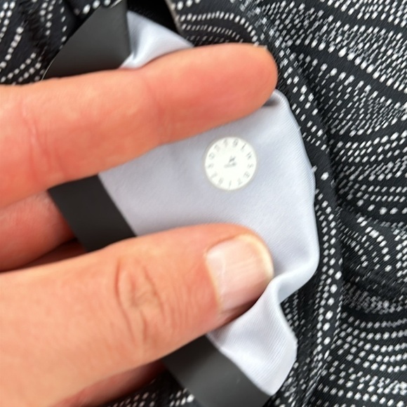 Lululemon In Movement Tight 25" *Everlux - Picture 4 of 5